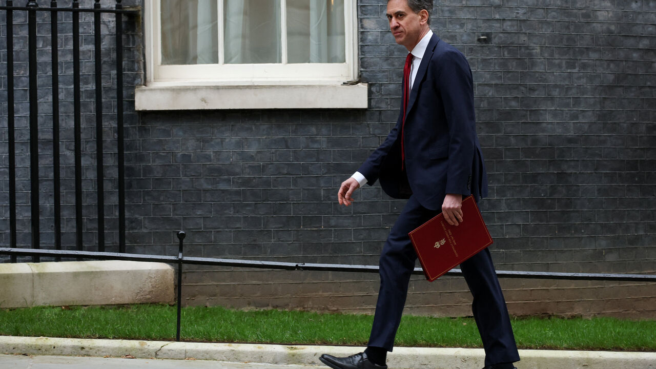 British Secretary of State for Energy Security and Net Zero Ed Miliband walks towards 10 Downing Street, on the day of a cabinet meeting, in London, Britain, March 17, 2026. REUTERS/Isabel Infantes