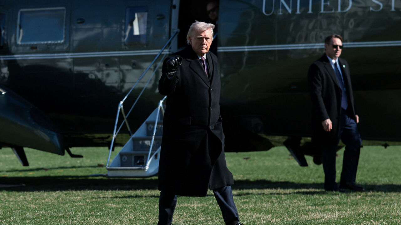 U.S. President Donald Trump returns to the White House from Dover, Delaware, folllowing a dignified transfer ceremony, in Washington, D.C., U.S., March 18, 2026. REUTERS/Evelyn Hockstein
