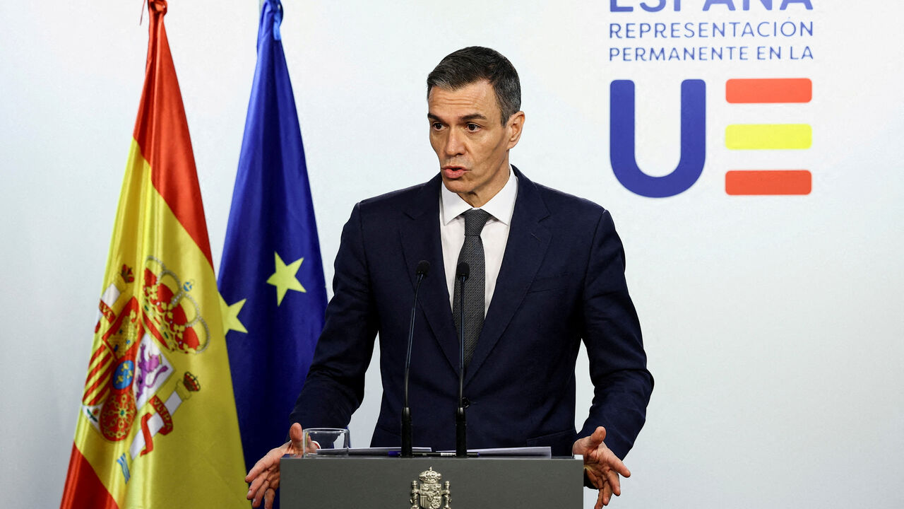 FILE PHOTO: Spanish Prime Minister Pedro Sanchez speaks during a press conference after attending a special summit of European Union leaders to discuss transatlantic relations following U.S. President Donald Trump's threats to impose new tariffs on goods from a list of EU countries over his demand to acquire Greenland, in Brussels, Belgium January 23, 2026. REUTERS/Yves Herman/File Photo