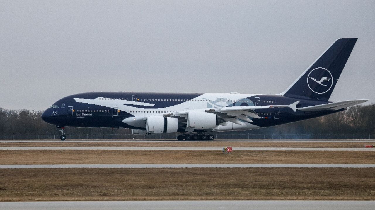 Lufthansa and other airlines buy fuel at a fixed price to try to counter price volatility