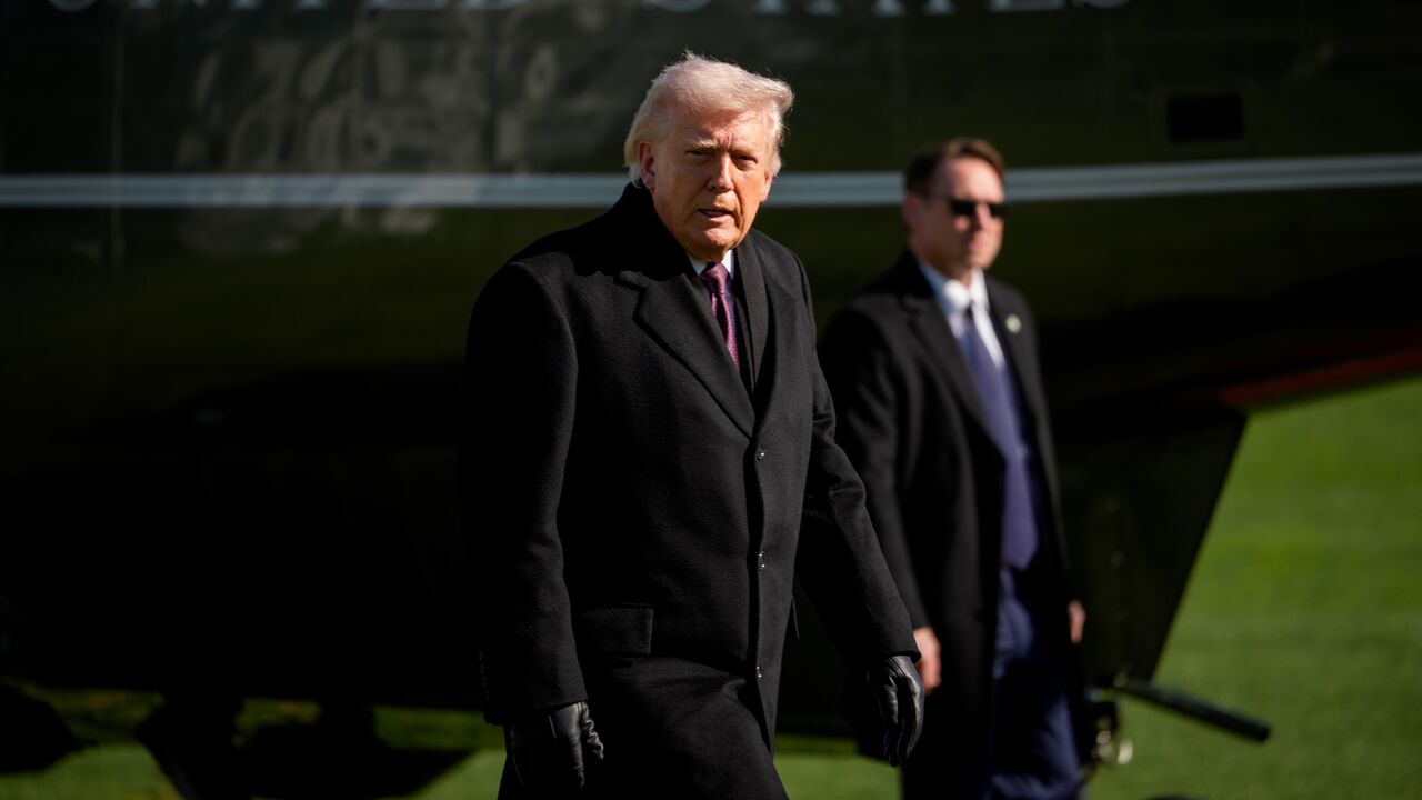 US President Donald Trump steps of Marine One as he returns to the White House on March 18, 2026, in Washington, DC. 