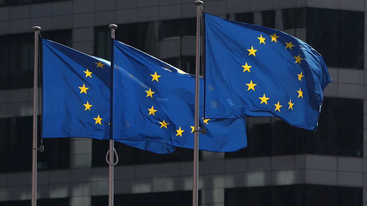 European Union flags fly outside the European Commission headquarters in Brussels, Belgium, April 10, 2019. REUTERS/Yves Herman