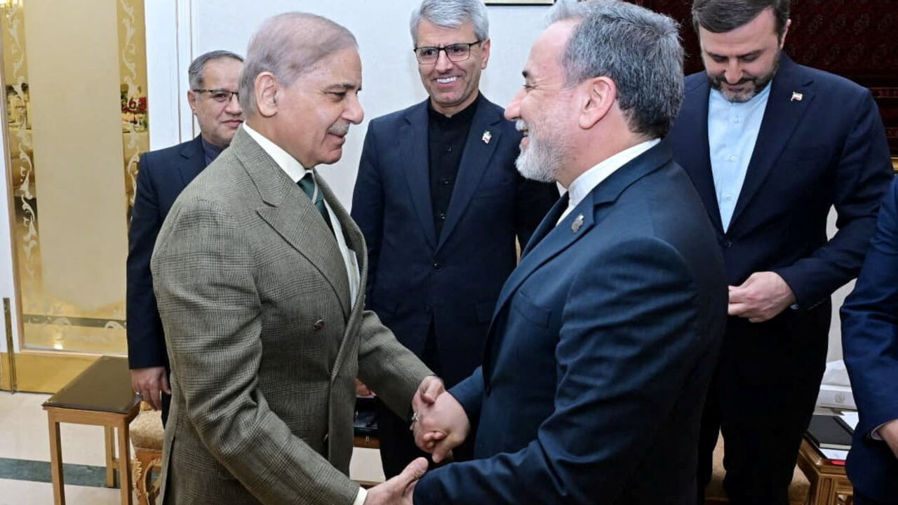Pakistan's Prime Minister Shehbaz Sharif meets with Iranian Foreign Minister Abbas Araqchi in Islamabad, Pakistan, April 25, 2026. Pakistan's Prime Minister Office/Handout via REUTERS