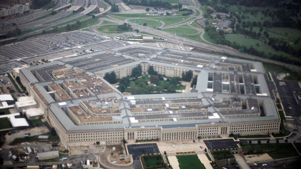 FILE PHOTO: Aerial view of the United States military headquarters, the Pentagon, September 28, 2008. REUTERS/Jason Reed/File Photo
