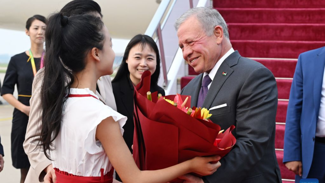 King Abdullah II arrives in Beijing, Aug. 20, 2026. Photo from Xinhua/Chen Yehua.
