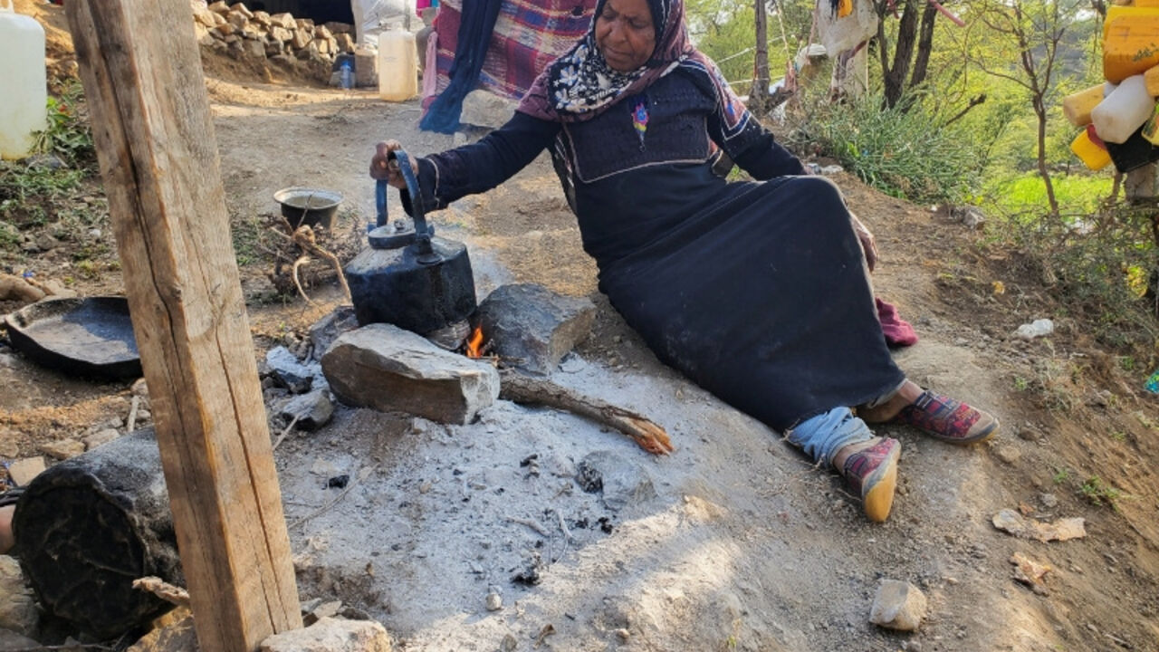 'Escaped with only our lives': Yemenis flee Houthi clashes to overcrowded displacement camps