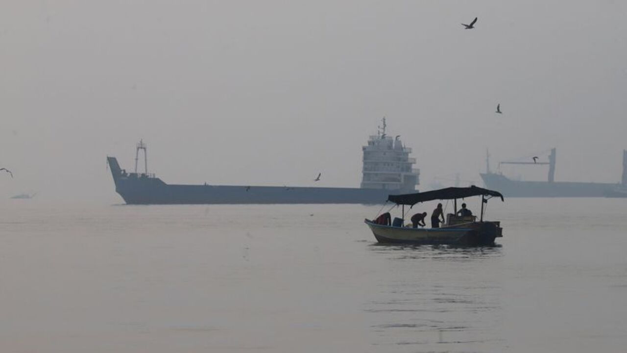Vessels in the Strait of Hormuz near the beach of Bandar Abbas