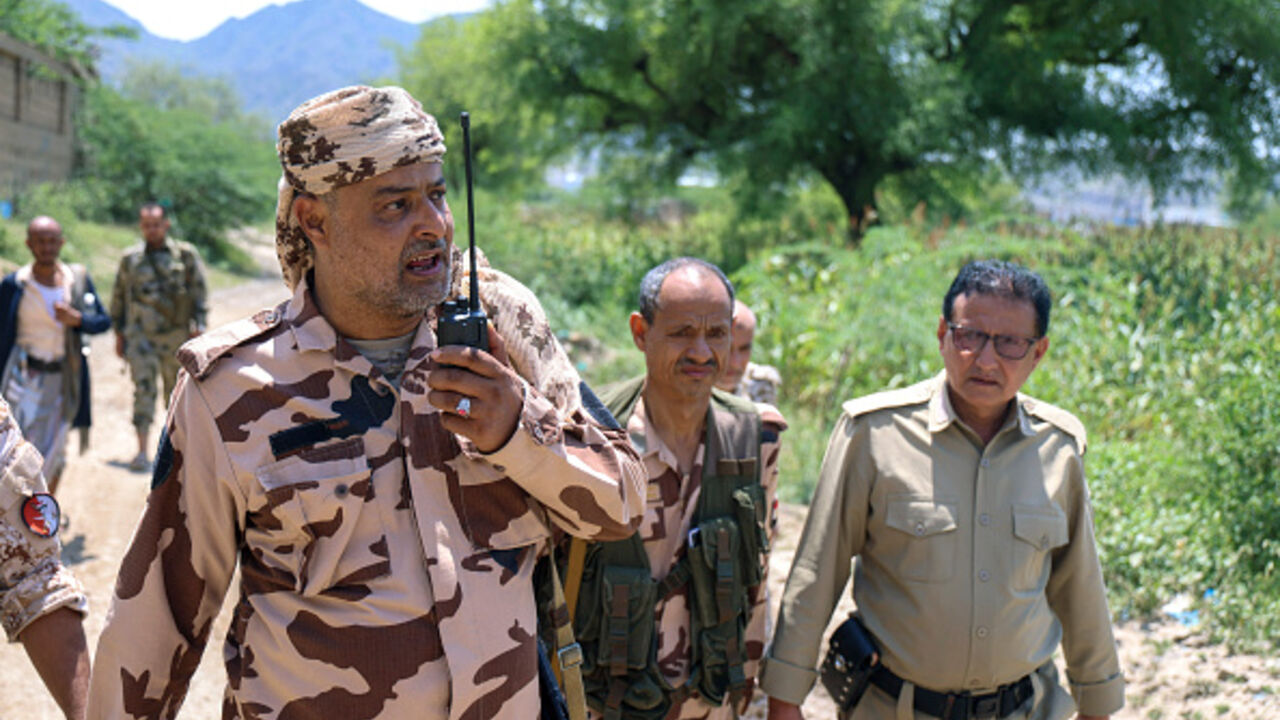  YEMEN-SAUDI-ISRAN-US-ISRAEL-WAR Saudi-backed Yemen government soldiers gather near the Jabal Han front, west of the city of Taiz, following fierce battles earlier in the day as Yemen's Houthis reportedly attempted to seize control of the main route between the inland city of Taiz and the coastal city of Aden, on October 3, 2026. The civil war, which dates to 2014 but had been dormant following a truce in 2022 roared back to life in July, as the wider Middle East war ignited another front. The Houthis, a pr