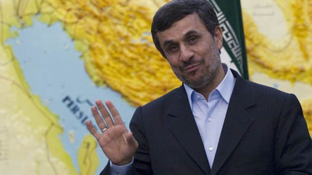 IRAN/ EDITORS' NOTE: Reuters and other foreign media are subject to Iranian restrictions on leaving the office to report, film or take pictures in Tehran.
Iranian President Mahmoud Ahmadinejad jokes with journalists as he waits to meet with India's Minister for New and Renewable Energy Farooq Abdullah (not pictured) in Tehran March 4, 2012. REUTERS/Caren Firouz (IRAN - Tags: POLITICS ENERGY)