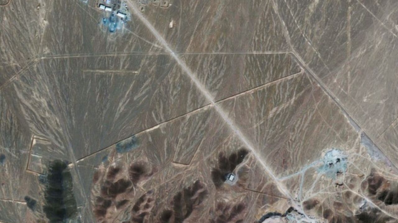 Satellite photo of newly disclosed nuclear fuel facility near Qom Iran's newly disclosed nuclear fuel facility near Qom, Iran, is pictured in this GeoEye satellite photograph released September 27, 2009. U.S. Defense Secretary Robert Gates said on Sunday that diplomacy and sanctions rather than military action are the way to persuade Iran to change its nuclear program as divisions emerge in the Iranian leadership. REUTERS/GeoEye/IHS Janes Analysis/Handout (IRAN SCI TECH POLITICS IMAGES OF THE DAY ENERGY) MANDATORY CREDIT FOR EDITORIAL USE ONLY. NOT FOR SALE FOR MARKETING