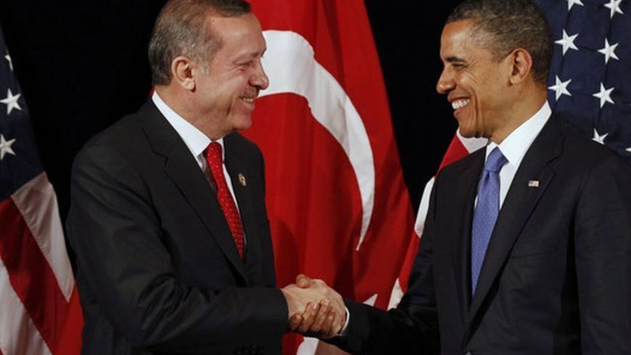 U.S. President Obama shakes hands with Turkey's PM Erdogan after a bilateral meeting in Seoul U.S. President Barack Obama (R) shakes hands with Turkey's Prime Minister Recep Tayyip Erdogan after a bilateral meeting ahead of the Nuclear Security Summit in Seoul March 25, 2012. REUTERS/Larry Downing (SOUTH KOREA - Tags: POLITICS MILITARY)
