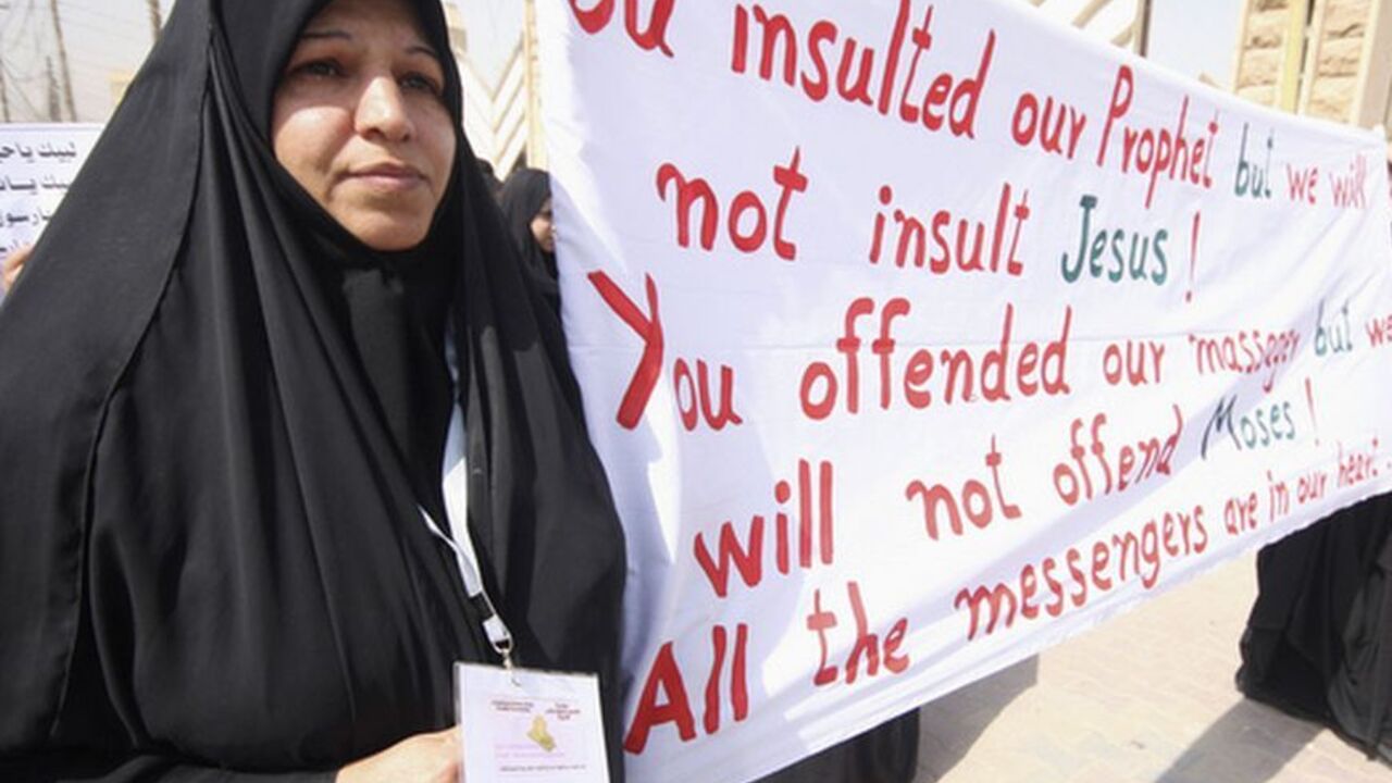 Women hold banners during a protest against an anti-Islam film made in the U.S., in Karbala Women hold banners during a protest against an anti-Islam film made in the U.S. mocking the Prophet Mohammad, in Karbala, 110 km (70 miles) south of Baghdad September 22, 2012. REUTERS/Mushtaq Muhammed (IRAQ - Tags: POLITICS RELIGION CIVIL UNREST)
