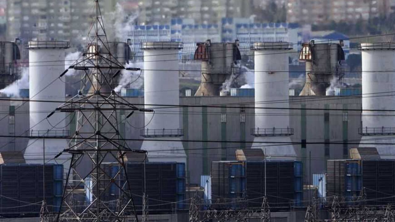 General view of Ambarli gas-fired power station in Istanbul J A general view of Ambarli gas-fired power station in Istanbul January 8, 2009. Production at three Turkish power stations has been halted as a Russia-Ukraine gas row had led to a shortage of gas supplies to Turkey, an Energy Ministry source told Reuters on Thursday, but this would not create a power supply problem, he said. On Tuesday Russian gas supplies coming via Ukraine to Turkey were completely cut, although some supplies are still coming via a pipeline which passes directly from Russia under the Black