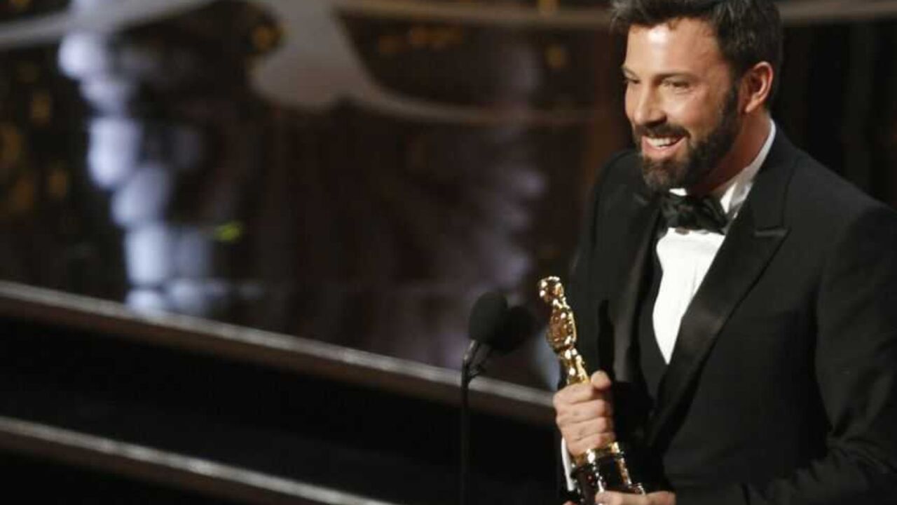 Director and producer Ben Affleck accepts the Oscar for best picture for "Argo" at the 85th Academy Awards in Hollywood Director and producer Ben Affleck accepts the Oscar for best picture for "Argo" at the 85th Academy Awards in Hollywood, California, February 24, 2013. REUTERS/Mario Anzuoni (UNITED STATES - Tags: ENTERTAINMENT) (OSCARS-SHOW) - RTR3E97K