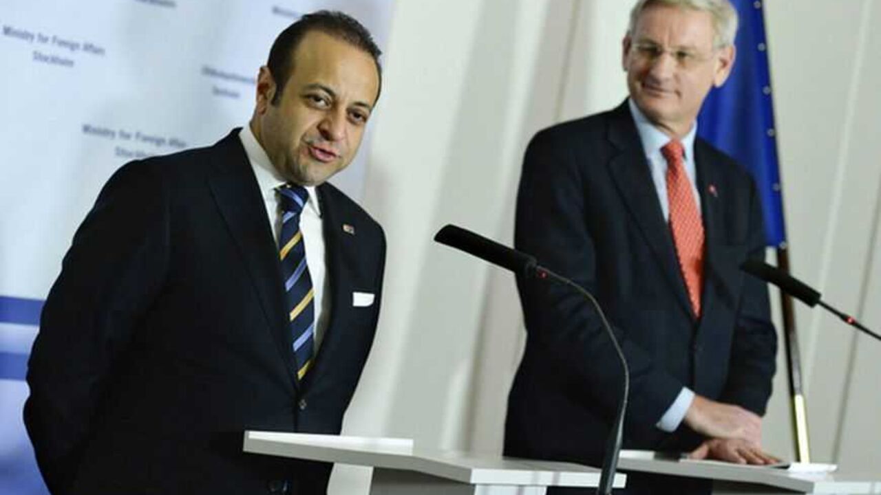 Turkey's EU Minister Bagis and Sweden's Foreign Minister Bildt hold a joint news conference in Stockholm Turkey's EU Minister Egemen Bagis (L) and Sweden's Foreign Minister Carl Bildt hold a joint news conference at the Ministry for Foreign Affairs in Stockholm in this picture provided by Scanpix January 16, 2013. REUTERS/Claudio Bresciani/Scanpix (SWEDEN - Tags: POLITICS)
ATTENTION EDITORS - THIS IMAGE WAS PROVIDED BY A THIRD PARTY. FOR EDITORIAL USE ONLY. NOT FOR SALE FOR MARKETING OR ADVERTISING CAMPAIGNS. SWEDEN OUT. NO COMMERCIAL OR EDITORIAL SALES IN SWEDEN. THIS PICTURE IS DISTRIBUTED EXACTLY AS RE