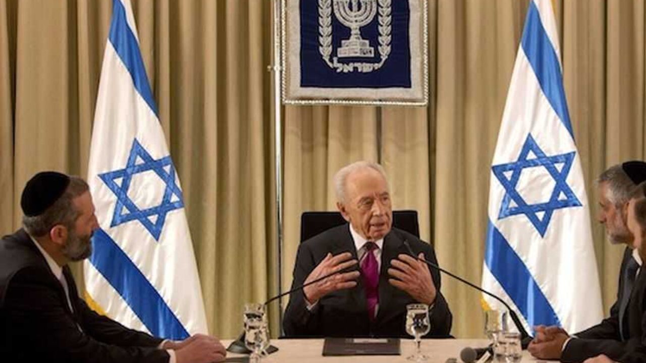 Israel's President Peres meets Deri, Yishai and Attias, leaders of the religious Shas party, in Jerusalem Israel's President Shimon Peres (2nd L) meets Aryeh Deri (L), Eli Yishai and Ariel Attias (R), leaders of the religious Shas party, at his residence in Jerusalem January 31, 2013. Peres began talks with political parties on Wednesday over who should form a new government and appears certain to ask incumbent Prime Minister Benjamin Netanyahu to assemble it. REUTERS/Sebastian Scheiner/Pool (JERUSALEM - Tags: POLITICS ELECTIONS) - RTR3D6U4