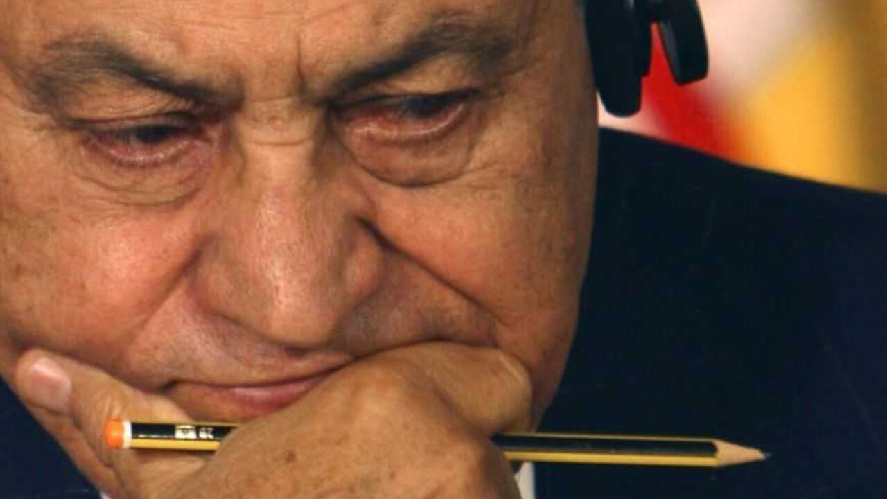 Egyptian President Hosni Mubarak reacts during a news conference in Sharm el-Sheikh Egyptian President Hosni Mubarak reacts during a news conference in Sharm el-Sheikh January 18, 2009. The leaders of Britain, the Czech Republic, Egypt, France, Germany, Jordan, Spain and Turkey, along with U.N. Secretary-General Ban Ki-moon, are meeting in the resort of Sharm el-Sheikh to coordinate policy on the Israeli-Palestinian conflict after three weeks of fighting in and around Gaza. REUTERS/Amr Dalsh (EGYPT) - RTR23JNE