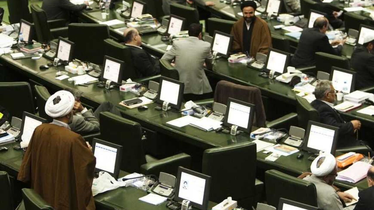 A general view of a parliament session in Tehran EDITORS' NOTE: Reuters and other foreign media are subject to Iranian restrictions on leaving the office to report, film or take pictures in Tehran.
A general view of a parliament session in Tehran November 1, 2011. Iran's parliament is threatening to impeach two of Mahmoud Ahmadinejad's ministers, in a new wave of pressure against the president who is under attack from lawmakers. REUTERS/Raheb Homavandi (IRAN - Tags: POLITICS BUSINESS CRIME LAW) - RTR2THAP