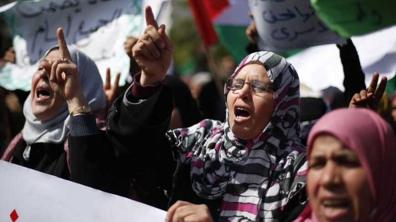 Palestinian women take part in a protest against the death of a Palestinian detainee in an Israeli jail, in Gaza City Palestinian women take part in a protest against the death of a Palestinian detainee in an Israeli jail, in Gaza City February 24, 2013. Palestinian officials on Saturday demanded an international investigation into the death of a Palestinian detainee who died in an Israeli jail hours earlier. A spokeswoman for Israel's Prison Authority said that the detainee, 30-year-old Arafat Jaradat, had apparently died of cardiac arrest. An emergency service team had tried to resuscitate him but failed, she said. REUTE
