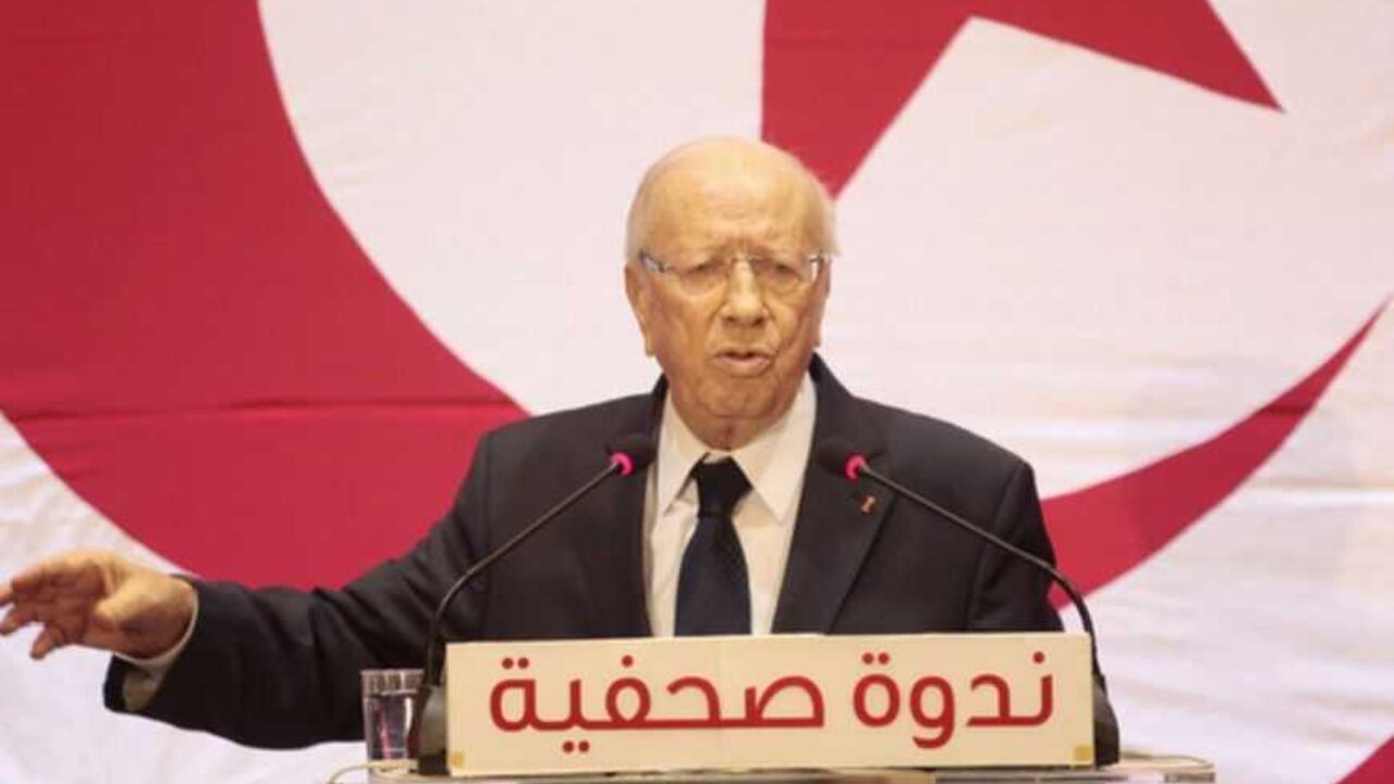 Tunisia's former PM and leader of "Tunisia's Call" party Beji Caid Essebsi speaks during news conference in Tunis Tunisia's former prime minister and leader of "Tunisia's Call" party Beji Caid Essebsi speaks during a news conference in Tunis September 20, 2012. REUTERS/Zoubeir Souissi (TUNISIA - Tags: POLITICS) - RTR386OM