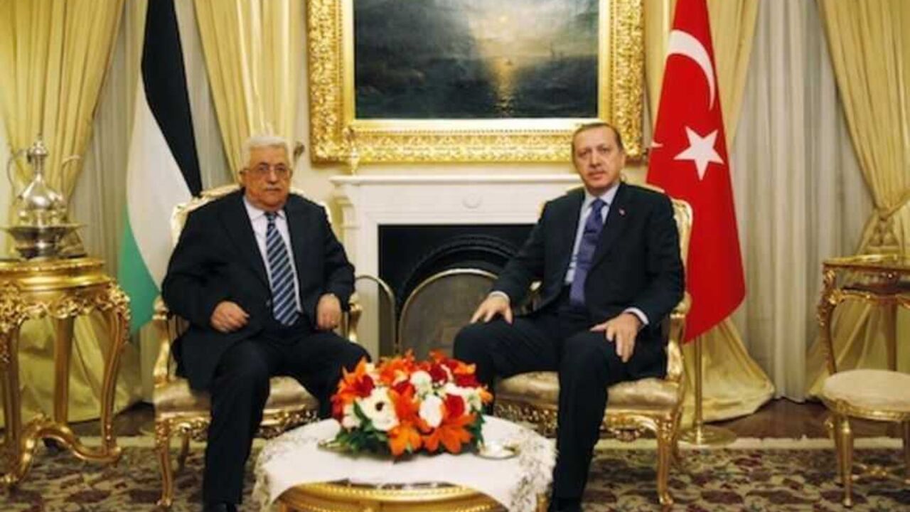 Palestinian President Mahmoud Abbas and Turkey's Prime Minister Recep Tayyip Erdogan pose before a meeting in Ankara Palestinian President Mahmoud Abbas (L) and Turkey's Prime Minister Recep Tayyip Erdogan pose before a meeting in Ankara February 29, 2012. REUTERS/Umit Bektas (TURKEY - Tags: POLITICS) - RTR2YMY2