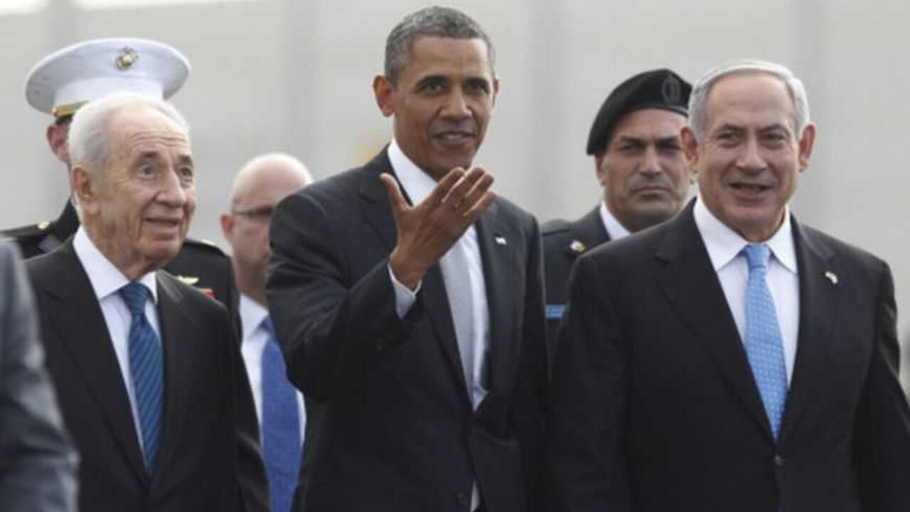 U.S. President Obama participates in a farewell ceremony with Israeli PM Netanyahu and President Peres at Tel Aviv International Airport U.S. President Barack Obama (C) participates in a farewell ceremony with Israeli Prime Minister Benjamin Netanyahu (R) and President Shimon Peres (L) at Tel Aviv International Airport March 22, 2013. REUTERS/Jason Reed (ISRAEL - Tags: POLITICS) - RTR3FBWR