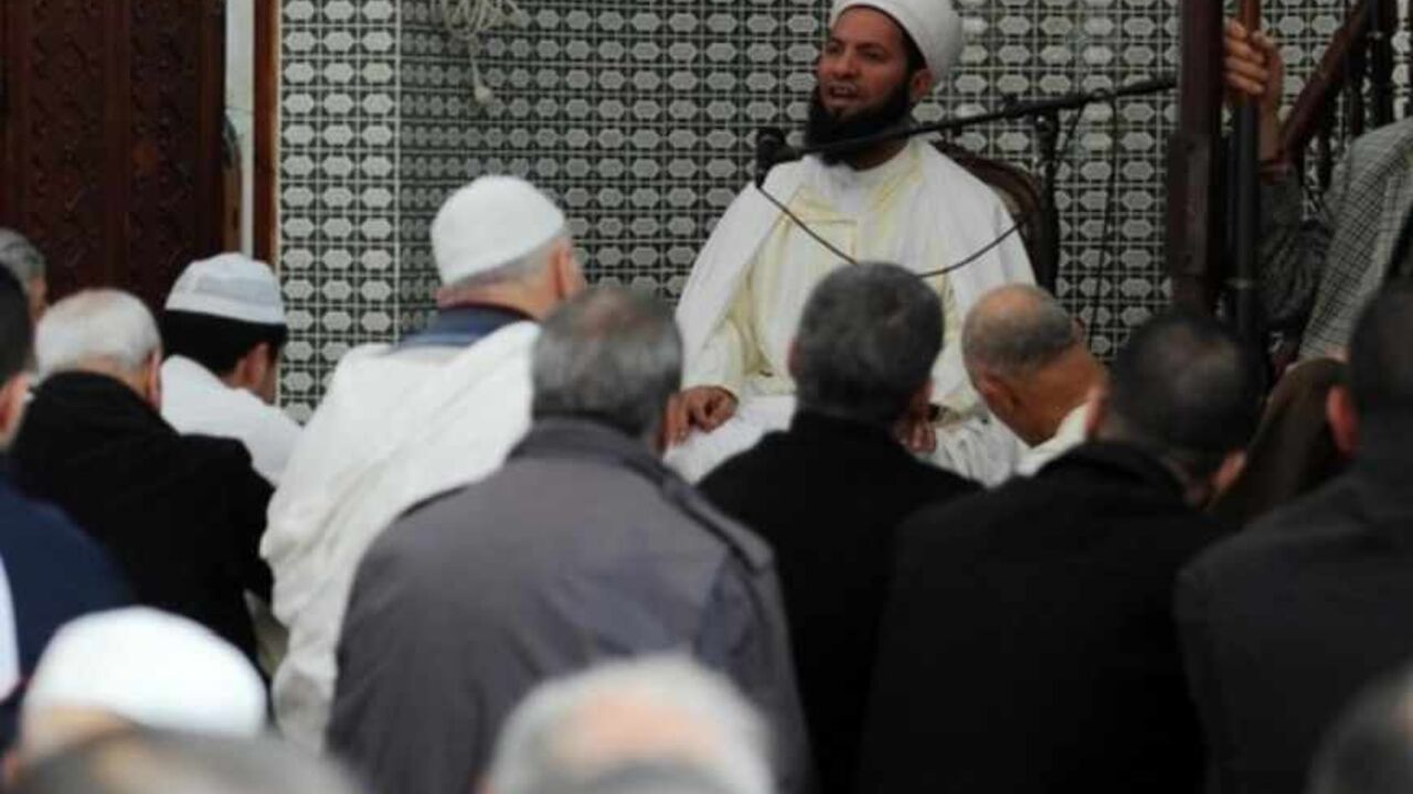 ALGERIA-ISLAM-UNION Sheikh Djelloul Hadjimi, the imam of the El Ouartilani mosque speaks during the Friday prayers on March 22, 2013 in Algiers. Hadjimi is the general secretary of the "National coordination of imams and officials for religious affairs", the first union of imams that was launched on March 17, 2013 to promote moderate Islam. AFP PHOTO FAROUK BATICHE (Photo credit should read FAROUK BATICHE/AFP/Getty Images)