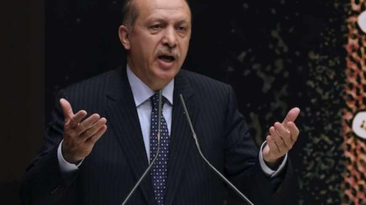 Turkey's Prime Minister and leader of Justice and Development Party Erdogan makes a speech during a party meeting in Ankara Turkey's Prime Minister and leader of Justice and Development Party Tayyip Erdogan makes a speech during a party meeting in Ankara March 22, 2013. Erdogan underlined the importance of strong cooperation and friendship between the Turkish and Jewish nations in a telephone conversation with his Israeli counterpart on Friday, his office said. REUTERS/Stringer (TURKEY - Tags: POLITICS) - RTR3FC37