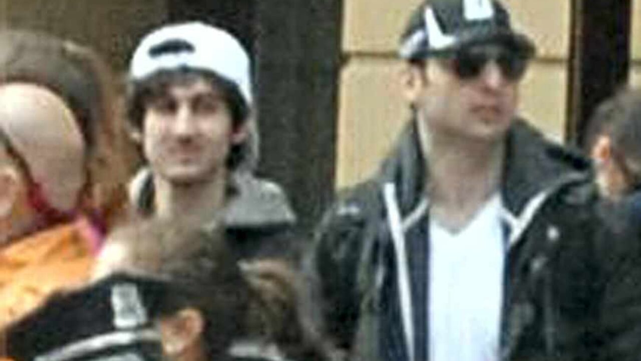 USA-EXPLOSIONS/BOSTON Suspects wanted for questioning in relation to the Boston Marathon bombing April 15 are seen in handout photo released through the FBI website, April 18, 2013. REUTERS/FBI/Handout (UNITED STATES - Tags: CRIME LAW TPX IMAGES OF THE DAY) ATTENTION EDITORS - FOR EDITORIAL USE ONLY. NOT FOR SALE FOR MARKETING OR ADVERTISING CAMPAIGNS. THIS IMAGE HAS BEEN SUPPLIED BY A THIRD PARTY. IT IS DISTRIBUTED, EXACTLY AS RECEIVED BY REUTERS, AS A SERVICE TO CLIENTS - RTXYRPW