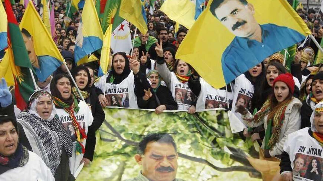 FRANCE/ Kurds take part in a demonstration calling for the release of Kurdistan Workers Party (PKK) leader Abdullah Ocalan, in Strasbourg, eastern France, February 16, 2013. REUTERS/Jean-Marc Loos (FRANCE - Tags: CIVIL UNREST POLITICS) - RTR3DVAE