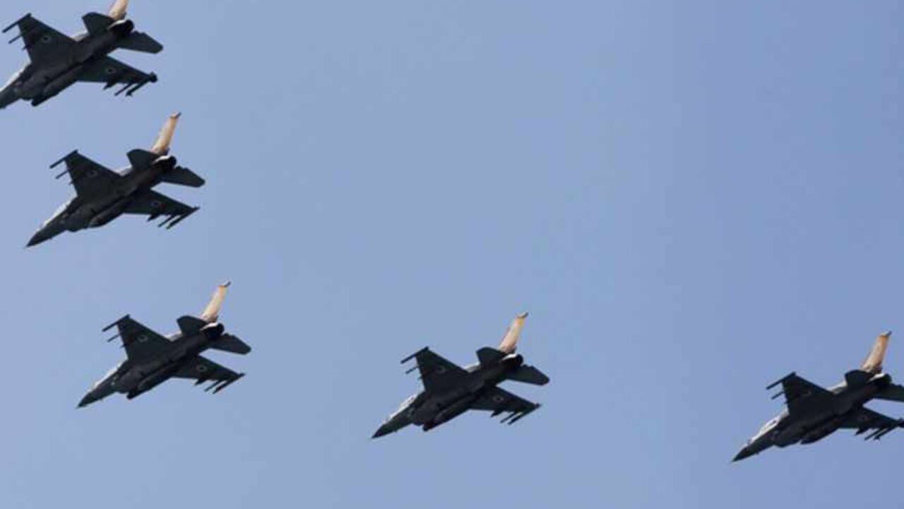 Israeli Air Force F-16 war planes fly in formation over the Mediterranean Sea as part of celebrations for Israel's 65th Independence Day Israeli Air Force F-16 war planes fly in formation over the Mediterranean Sea as part of celebrations for Israel's Independence Day, marking the 65th anniversary of the creation of the state, April 16, 2013. REUTERS/Amir Cohen (ISRAEL - Tags: TRANSPORT MILITARY ANNIVERSARY) - RTXYO3U