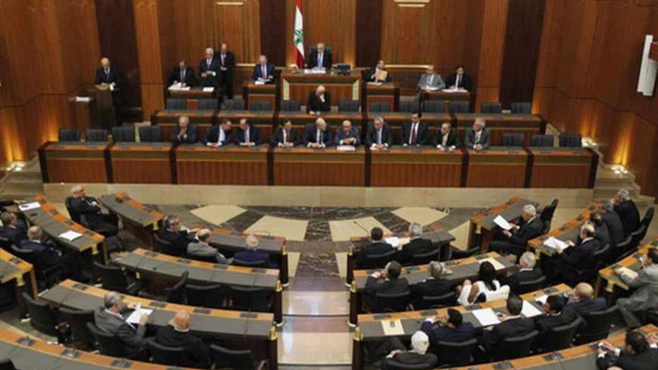 LEBANON-PARLIAMENT/ELECTION Lebanese members of parliament attend a session in Beirut, May 31, 2013. Lebanese lawmakers agreed on Friday to postpone a June parliamentary election until late next year due to instability in neighbouring Syria and political deadlock at home. REUTERS/Mohamed Azakir (LEBANON - Tags: POLITICS ELECTIONS) - RTX1073U