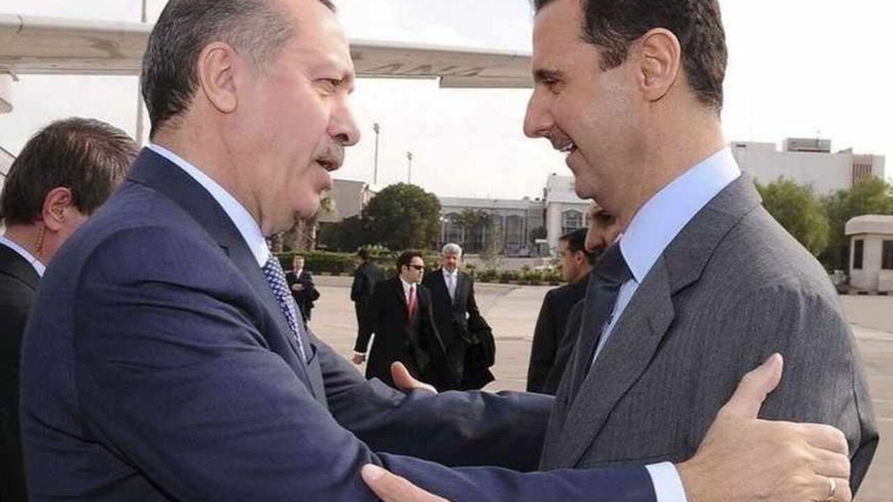 Syria's President Bashar al-Assad welcomes Turkey's Prime Minister Tayyip Erdogan at Damascus airport Syria's President Bashar al-Assad (R) welcomes Turkey's Prime Minister Tayyip Erdogan at Damascus airport January 17, 2011. REUTERS/Sana (SYRIA - Tags: POLITICS) FOR EDITORIAL USE ONLY. NOT FOR SALE FOR MARKETING OR ADVERTISING CAMPAIGNS. THIS IMAGE HAS BEEN SUPPLIED BY A THIRD PARTY. IT IS DISTRIBUTED, EXACTLY AS RECEIVED BY REUTERS, AS A SERVICE TO CLIENTS - RTXWOQH