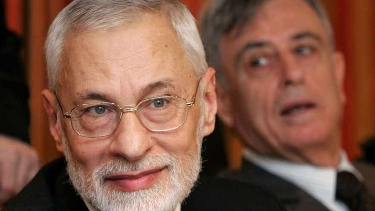 Syrian Muslim Brotherhood secretary-general Bayanouni and former Syrian Vice-President Khaddam hold news conference in Brussels Syrian Muslim Brotherhood secretary-general Ali Saad-al-din Bayanouni (L) and former Syrian Vice-President Abdel-Halim Khaddam hold a news conference in Brussels March 17, 2006. Exiled Syrian opposition leaders announced the creation of a united front on Friday aimed at forming a transitional government to bring about "regime change" from President Bashar al-Assad to democracy. REUTERS/Francois Lenoir - RTR17B3V
