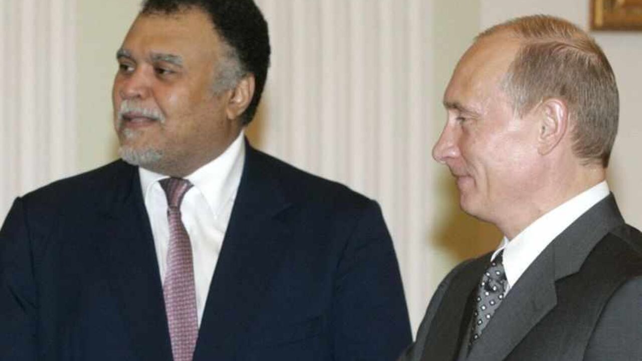 Russia's President Putin and Secretary General of Saudi Arabia's National Security Council Prince Bandar Bin Sultan meet in Moscow Russia's President Vladimir Putin (R) and Secretary General of Saudi Arabia's National Security Council Prince Bandar Bin Sultan meet in Moscow, August 2, 2007. REUTERS/Alexander Natruskin (RUSSIA) - RTR1SGI2