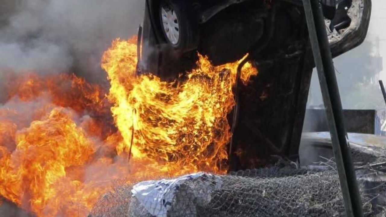 A vehicle burns at the scene of a car bomb attack in Baghdad's Kadhimiya district A vehicle burns at the scene of a car bomb attack in Baghdad's Kadhimiya district August 15, 2013. A series of car bombs in Baghdad killed at least 28 people and wounded more than 100 on Thursday, with one exploding near the "Green Zone" diplomatic complex, the latest attacks in some of the worst violence since U.S. troops left. REUTERS/Stringer (IRAQ - Tags: POLITICS CONFLICT) - RTX12M6R