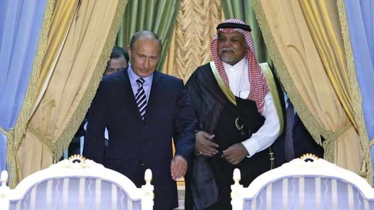 Saudi Arabia's Prince Bandar bin Sultan and Russia's Prime Minister Putin enter hall for signing ceremony in Moscow Prince Bandar bin Sultan (R), secretary-general of Saudi Arabia's National Security Council, and Russia's Prime Minister Vladimir Putin enter a hall for a signing ceremony in Moscow July 14, 2008. Picture taken July 14, 2008. RUSSIA/RIA Novosti/Alexei Druzhinin/Pool (RUSSIA) - RTX7XR3