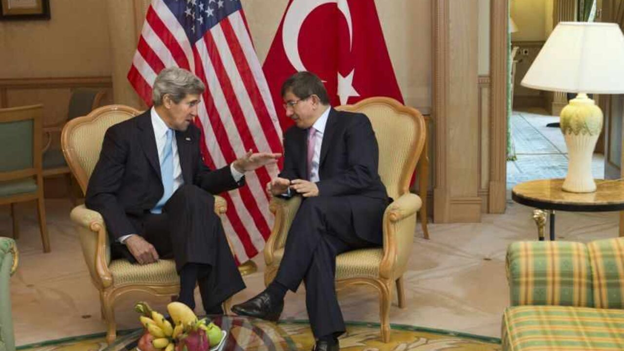 U.S. Secretary of State Kerry meets with Turkey's Foreign Minister Davutoglu before ASEAN meeting in Bandar Seri Begawan U.S. Secretary of State John Kerry (L) meets with Turkey's Foreign Minister Ahmet Davutoglu before attending the Association of Southeast Asian Nations (ASEAN) security meetings in Bandar Seri Begawan July 2, 2013. REUTERS/Jacquelyn Martin/Pool (BRUNEI - Tags: POLITICS) - RTX119IW