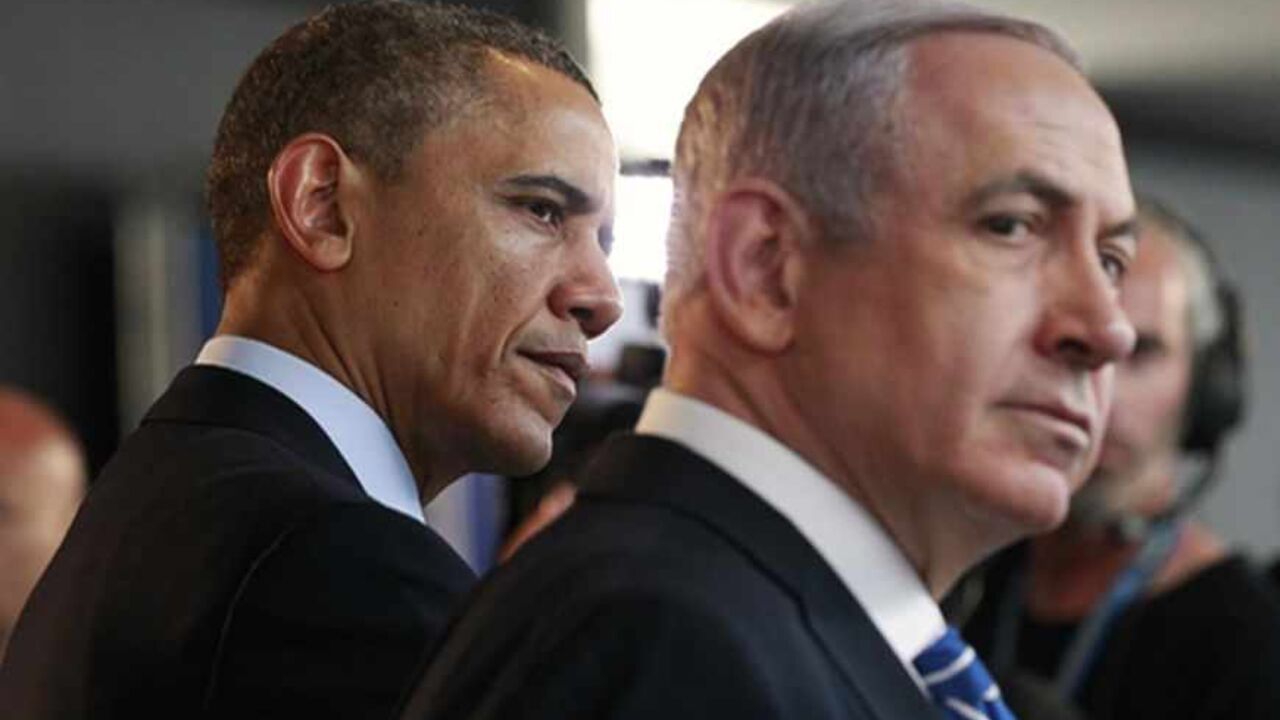 PALESTINIANS-ISRAEL/OBAMA U.S. President Barack Obama and Israeli Prime Minister Benjamin Netanyahu tour a technology expo at the Israel Museum in Jerusalem March 21, 2013. REUTERS/Jason Reed (JERUSALEM - Tags: POLITICS SCIENCE TECHNOLOGY) - RTR3F9EB