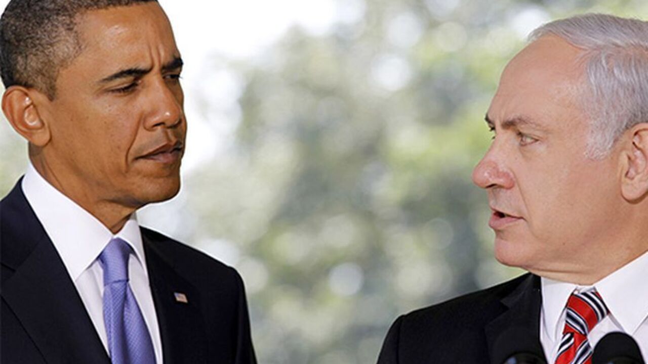 U.S. President Barack Obama (L) listens as Israeli Prime Minister Benjamin Netanyahu delivers a statement to the media from the Colonnade outside the Oval Office of the White House in Washington September 1, 2010. REUTERS/Jason Reed (UNITED STATES - Tags: POLITICS IMAGES OF THE DAY) - RTR2HSTC