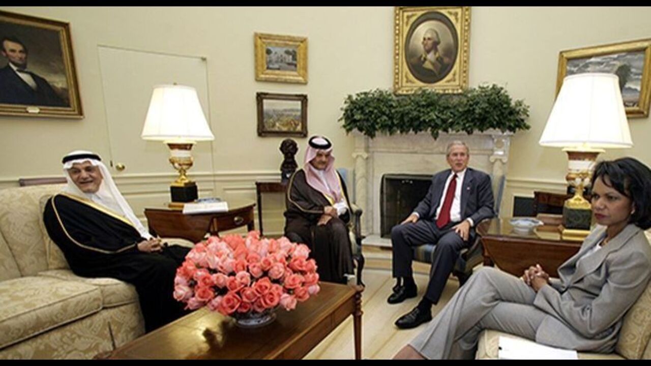 BUSH SAUDI ARABIA (L to R) Saudi ambassador to the U.S. Prince Turki Al-Faisal, Saudi Foreign Minister Prince Saud al-Faisal, U.S. President George W. Bush and U.S. Secretary of State Condoleezza Rice meet in the Oval Office of the White House in Washington July 23, 2006. REUTERS/Yuri Gripas (UNITED STATES) - RTR1FRMW
