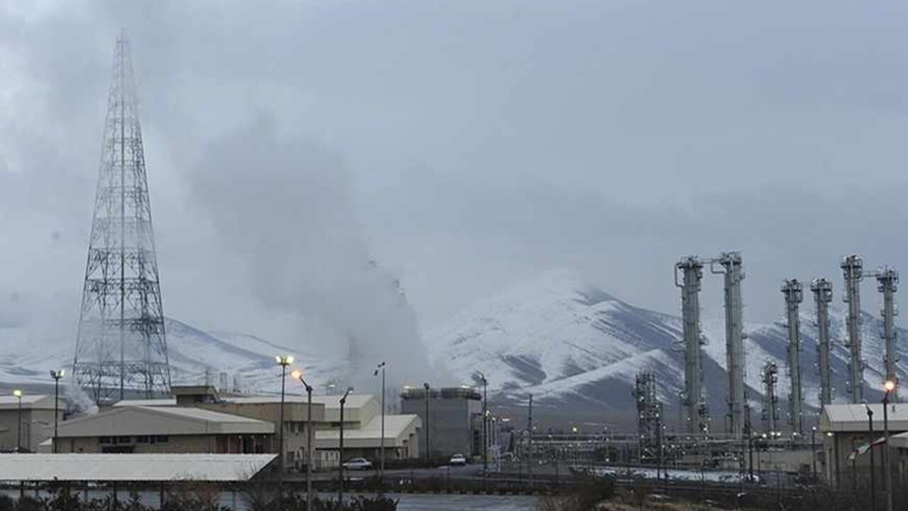 IRAN-NUCLEAR/TOUR A general view of the Arak heavy-water project, 190 km (120 miles) southwest of Tehran January 15, 2011. A group of ambassadors to the U.N. atomic watchdog toured an Iranian nuclear site on Saturday, state television reported, and Tehran accused the European Union of missing an historic opportunity by boycotting the visit. REUTERS/ISNA/Hamid Forootan (IRAN - Tags: POLITICS ENERGY SCI TECH BUSINESS) - RTXWLWA