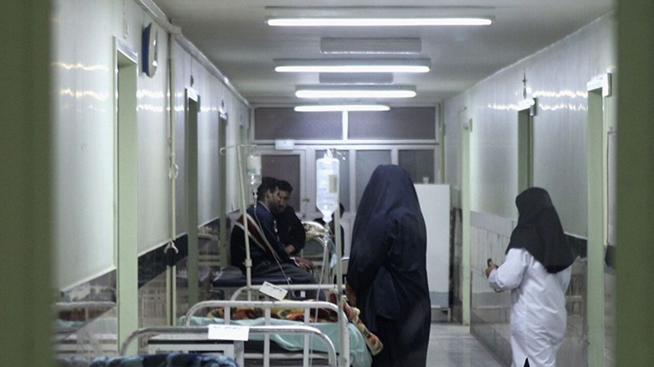 52225228MS019_erthquake ZARAND, IRAN - FEBRUARY 23: Rescuers and survivors sift through the remains of buildings destroyed in an earthquake which struck on February 23, 2005 in the Zarand region of Iran. Official sources in Iran are estimating a death toll of around 500 from the quake which hit 6.4 on the richter scale. (Photo by Getty Images)