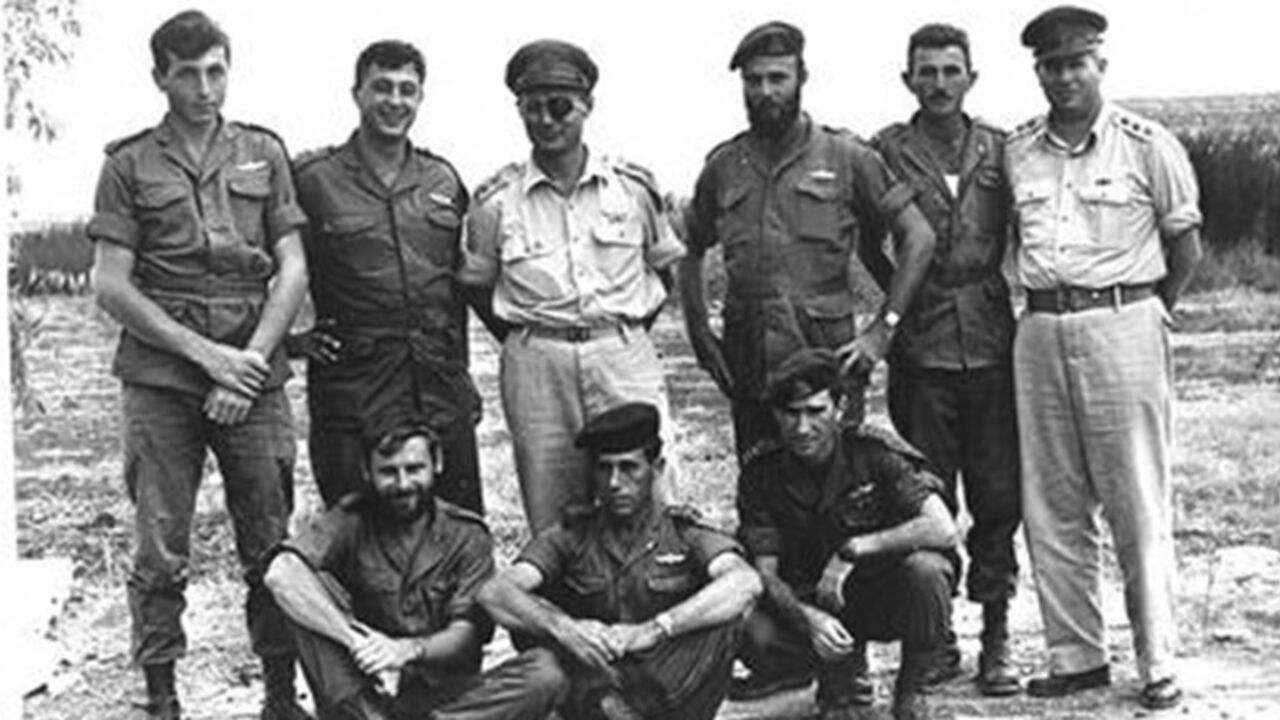 Dayan_w_Kuntila_Raid_comm.jpg