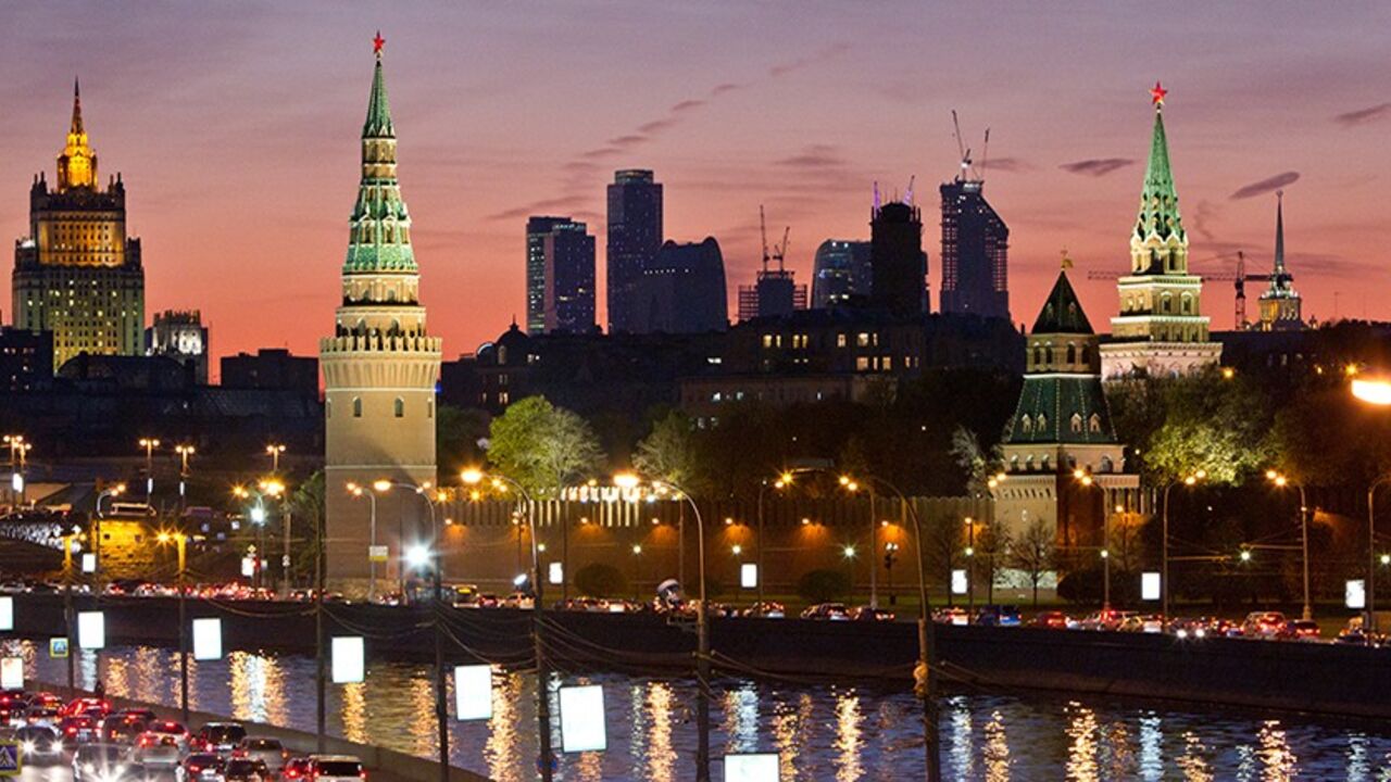 POPULATION-CHINA/ A view of Moscow's Kremlin, Ministry of Foreign affairs and Moscow City business district on October 18 2011. Moscos is a classed as a megacity, those with a population of over 10 million people. The United Nations' Department of Economic and Social Affairs said in a March 2010 report that by 2025, there will be 29 megacities globally, from 21 two years ago, with the majority in developing countries. The world's population will reach seven billion on 31 October 2011. Picture taken October 18 2011. REUTER