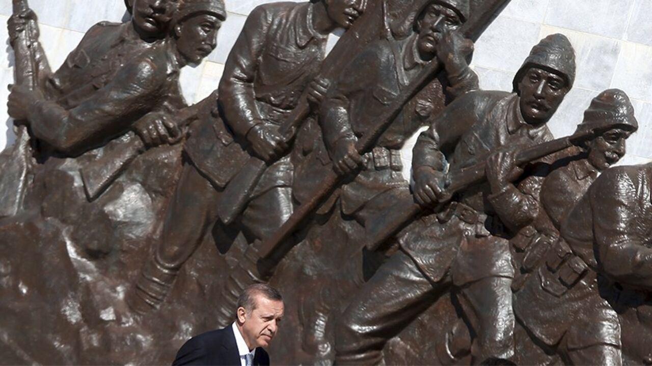 TURKEY-ERDOGAN/ Turkish Prime Minister Tayyip Erdogan attends a ceremony marking the 99th anniversary of the end of the Gallipoli campaign in Gallipoli, March 18, 2014. REUTERS/Stringer (TURKEY - Tags: POLITICS) - RTR3HLIC