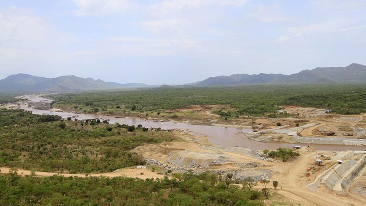 ETHIOPIA-EGYPT/NILE The Blue Nile flows into Ethiopia's Great Renaissance Dam in Guba Woreda, some 40 km (25 miles) from Ethiopia's border with Sudan, June 28, 2013. Egypt fears the $4.7 billion dam, that the Horn of Africa nation is building on the Nile, will reduce a water supply vital for its 84 million people, who mostly live in the Nile valley and delta. Picture taken June 28, 2013. REUTERS/Tiksa Negeri (ETHIOPIA - Tags: POLITICS SOCIETY ENERGY ENVIRONMENT) - RTX115K7