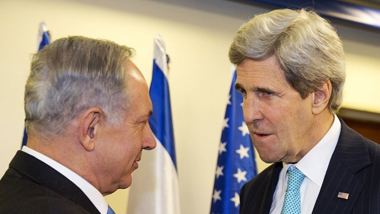 ISRAEL-PALESTINIAN/USA Israeli Prime Minister Benjamin Netanyahu (L) meets with U.S. Secretary of State John Kerry as they meet in Jerusalem March 31, 2014. Kerry broke from his travel schedule for the second time in a week to rush back to the Middle East on Monday to try to salvage Israeli-Palestinian peace talks. REUTERS/Jacquelyn Martin/Pool (JERUSALEM - Tags: POLITICS) - RTR3JDNH