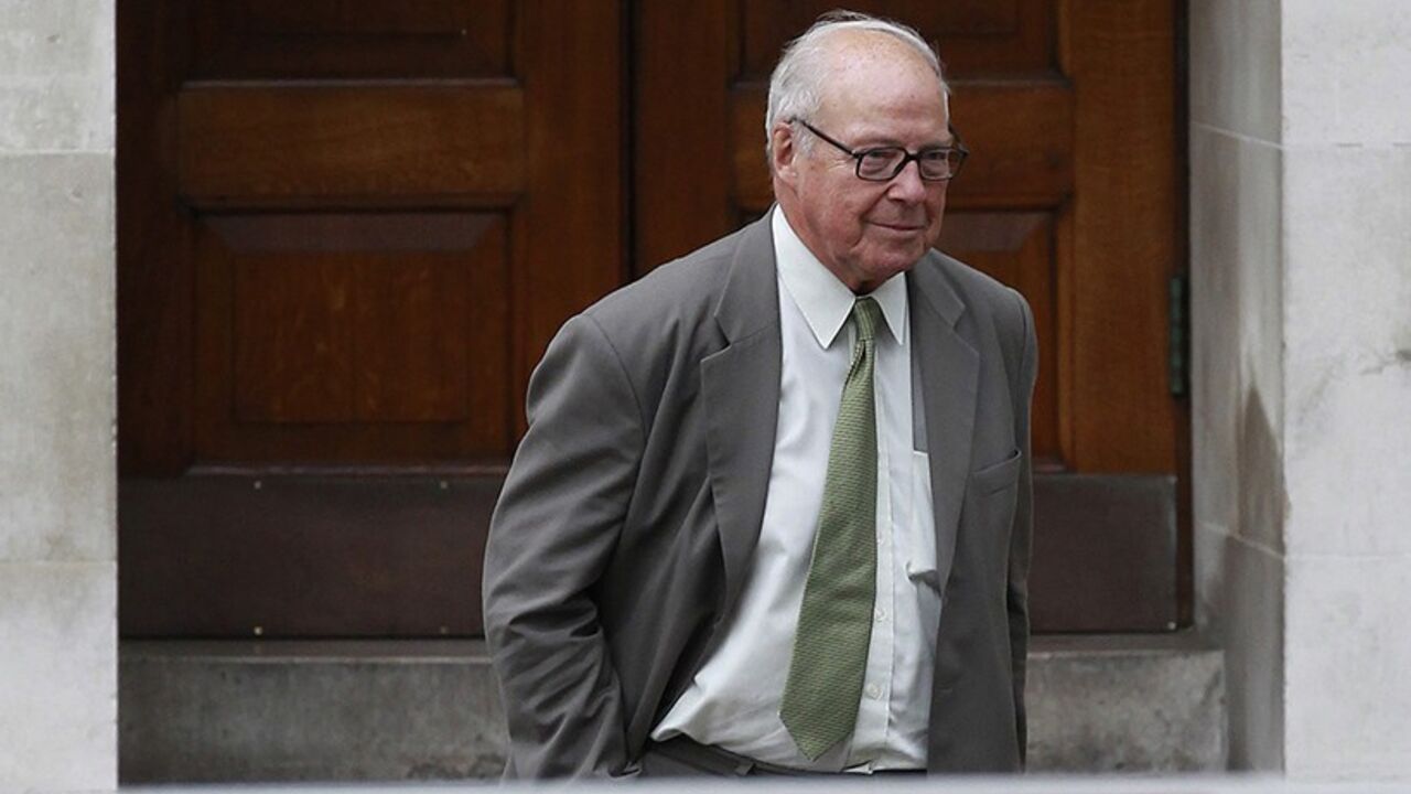 BRITAIN-IRAQ/BLIX Former U.N. chief weapons inspector Hans Blix arrives to give evidence to the Iraq Inquiry at the Queen Elizabeth II Conference Centre, in London July 27, 2010. Blix is likely to heap further criticism on the U.S.-led invasion of Iraq at a British inquiry on Tuesday, adding weight to the negative appraisals given by other senior figures. REUTERS/Stefan Wermuth (BRITAIN - Tags: CRIME LAW POLITICS CONFLICT) - RTR2GRQQ