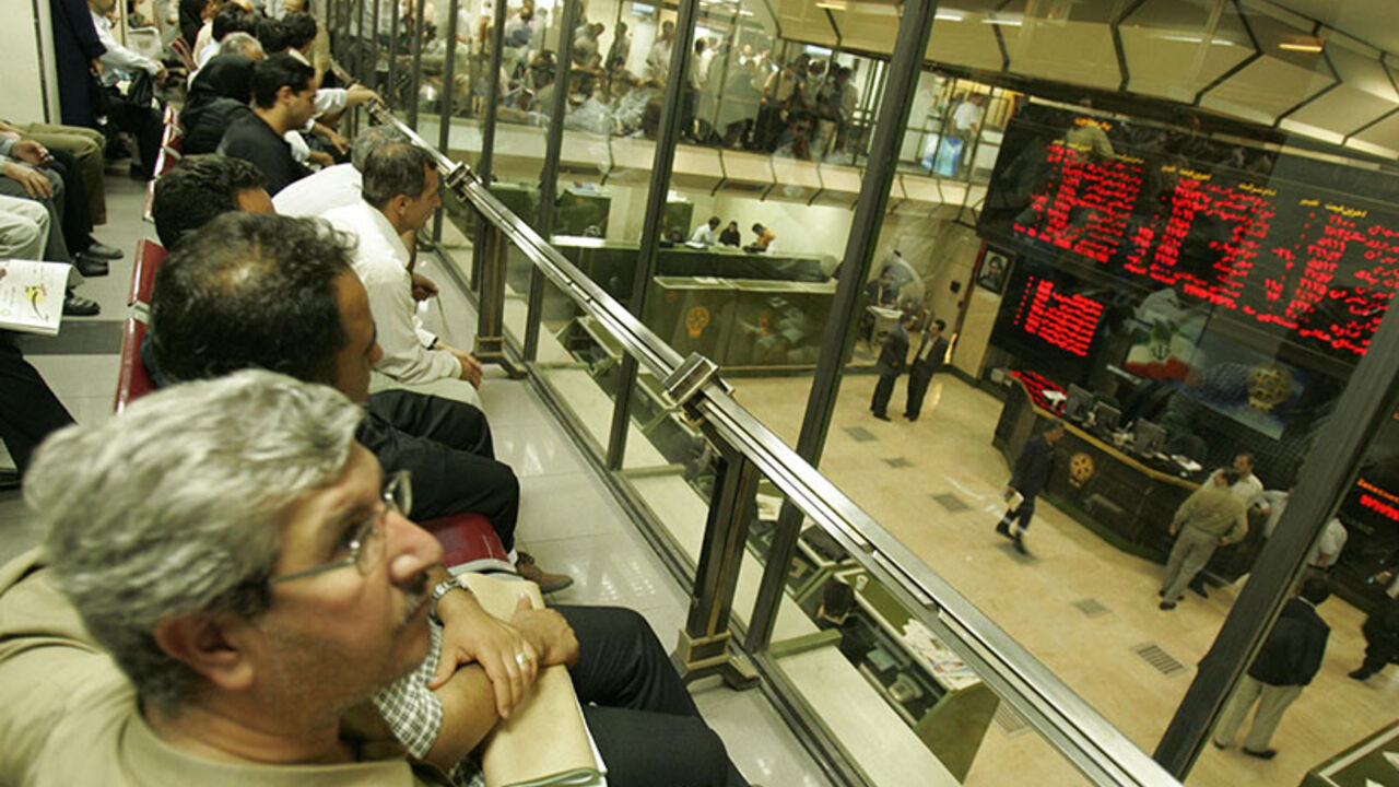 NIC2005062631732 TEHRAN, IRAN: A partial view shows Tehran Stock Market 26 June 2005. Iran's president-elect Mahmood Ahmadinejad intends to offer Iranians free shares in state-owned enterprises and slash interest rates for corporate investment, a close aide said. The aide also played down the importance of fluctuating price movements on the Iranian bourse, where investors have been jittered by the lack of a concrete economic plan offered by Ahmadinejad. AFP PHOTO/PATRICK BAZ (Photo credit should read PATRICK BAZ/AFP/Getty